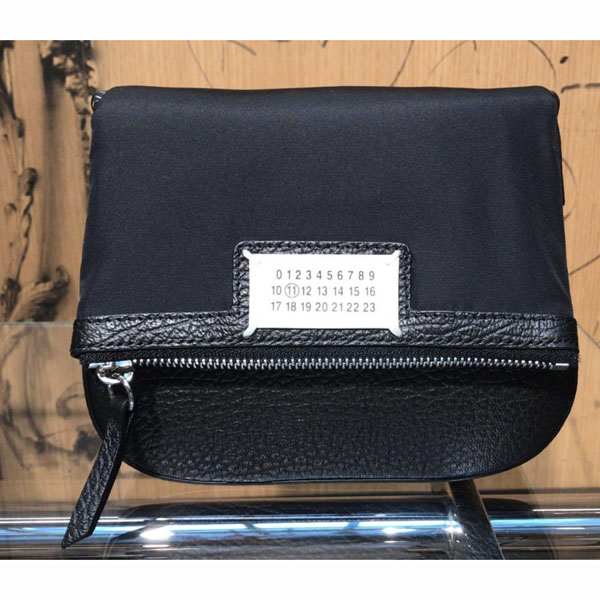 メゾンマルジェラ カレンダーロゴショルダーバッグ コピー S56WF0151P0396H7735